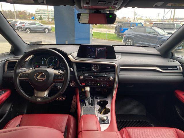 Photo of 2022 Atomic Silver Lexus RX 350