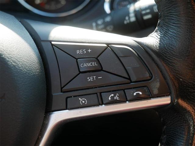 Photo of 2017 Black Nissan Rogue