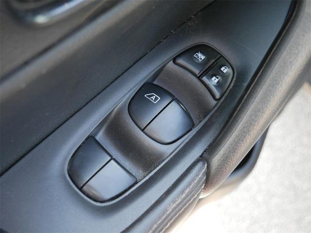 Photo of 2017 Black Nissan Rogue