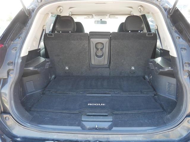 Photo of 2017 Black Nissan Rogue