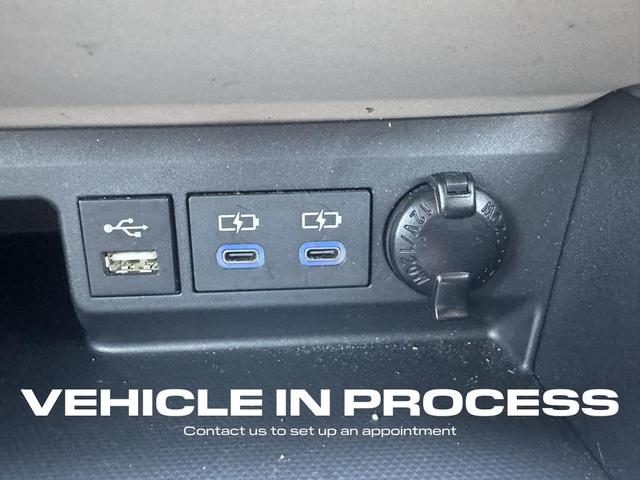 Photo of 2022 Bronze Toyota Highlander Hybrid