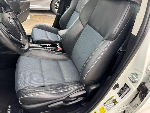 Photo of 2014 White Toyota Corolla