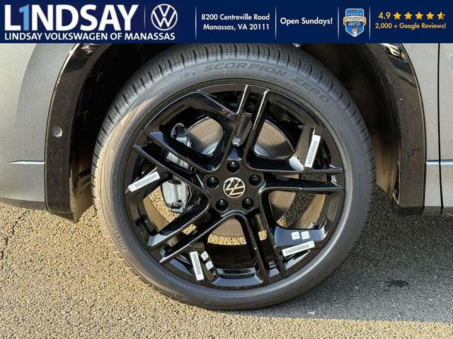 Photo of 2025 Platinum Gray Metallic Volkswagen Tiguan