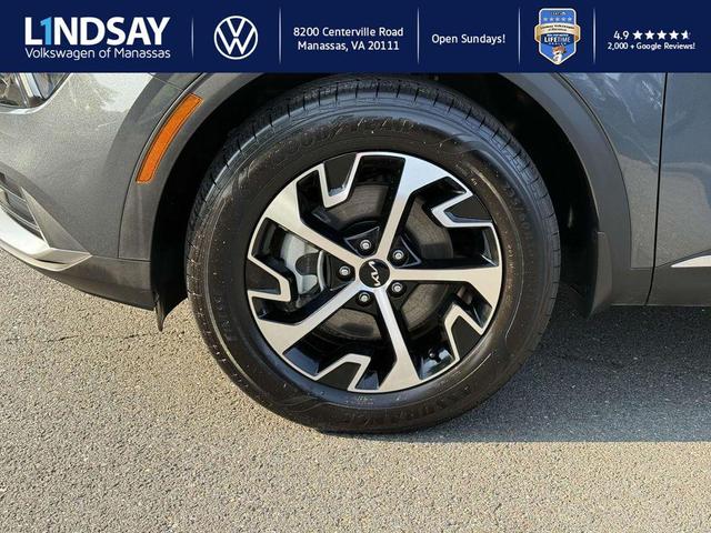 Photo of 2024 Gravity Gray Kia Sportage Hybrid