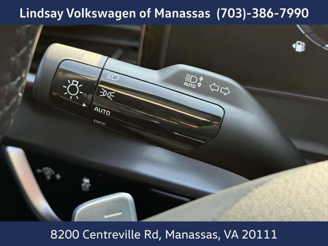 Photo of 2024 Gravity Gray Kia Sportage Hybrid