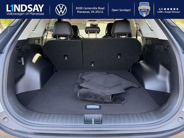 Photo of 2024 Gravity Gray Kia Sportage Hybrid