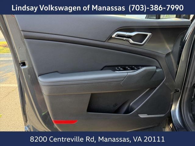Photo of 2024 Gravity Gray Kia Sportage Hybrid