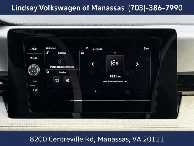 Photo of 2025 Platinum Gray Metallic Volkswagen Taos
