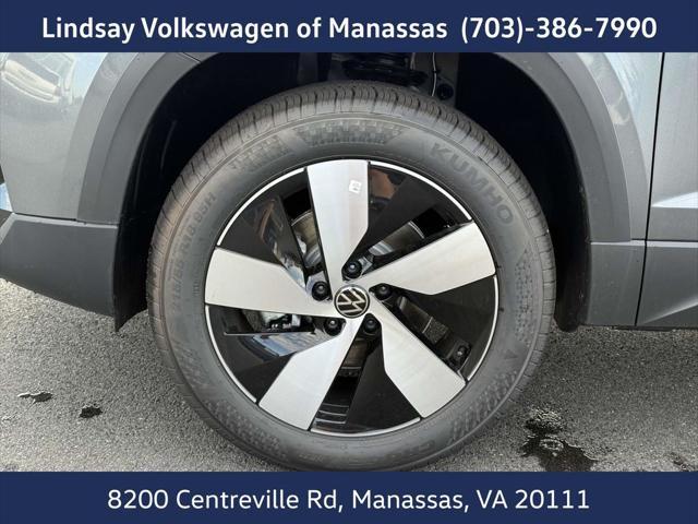 Photo of 2025 Platinum Gray Metallic Volkswagen Taos