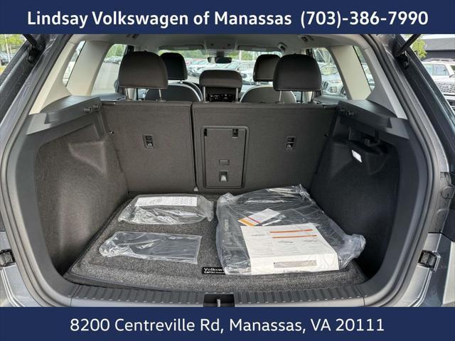 Photo of 2025 Platinum Gray Metallic Volkswagen Taos