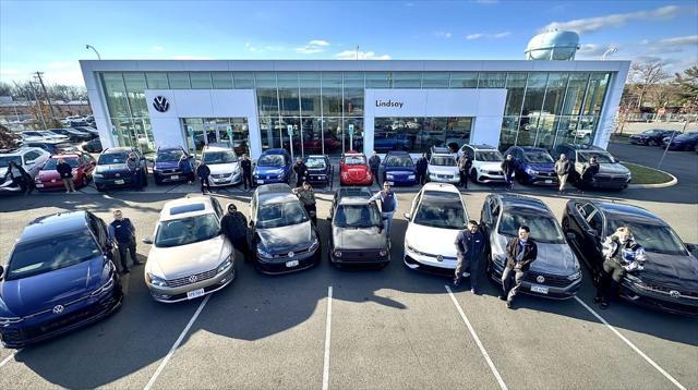 Photo of 2025 Platinum Gray Metallic Volkswagen Taos