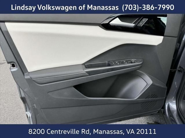 Photo of 2025 Platinum Gray Metallic Volkswagen Taos