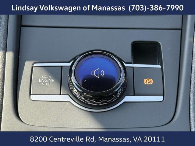Photo of 2025 Platinum Gray Metallic Volkswagen Tiguan