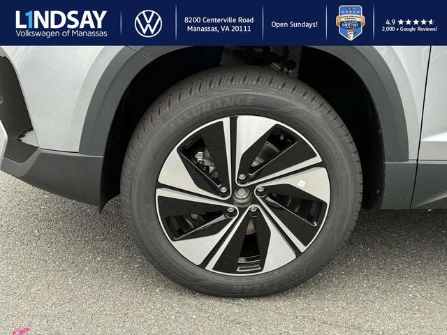 Photo of 2025 Pyrite Silver Metallic Volkswagen Taos
