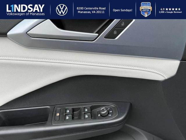 Photo of 2025 Pyrite Silver Metallic Volkswagen Taos