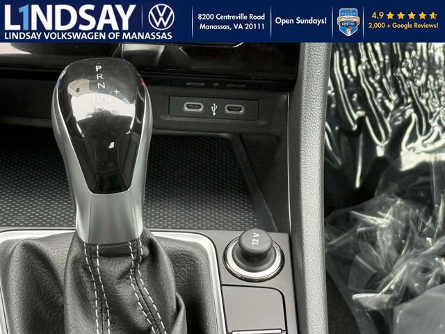Photo of 2025 Pure White Volkswagen Jetta