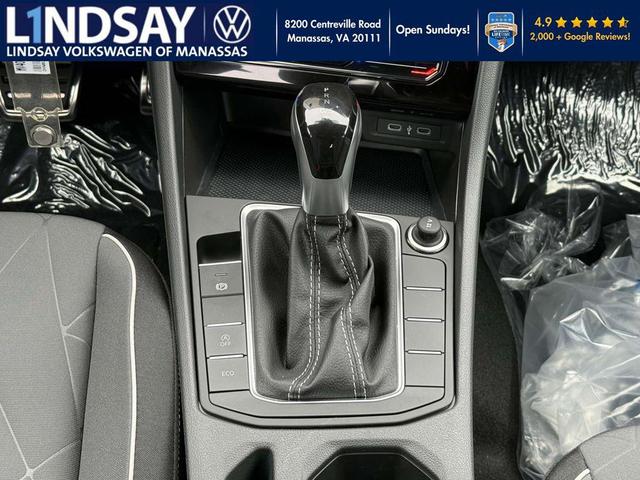 Photo of 2025 Pure White Volkswagen Jetta