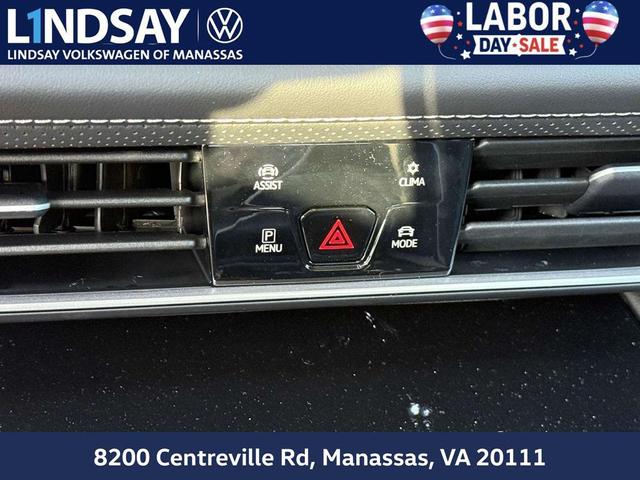 Photo of 2025 Avocado Green Pearl Volkswagen Atlas