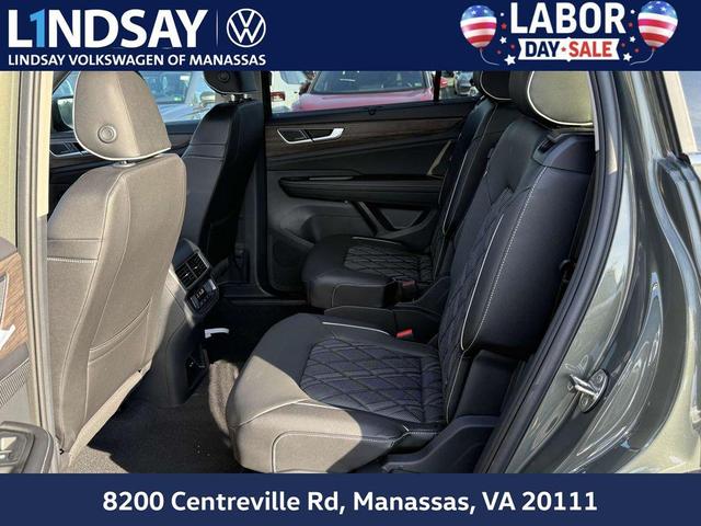 Photo of 2025 Avocado Green Pearl Volkswagen Atlas