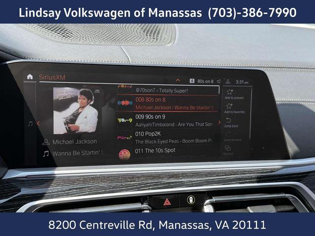 Photo of 2021 Mineral White Metallic BMW X7