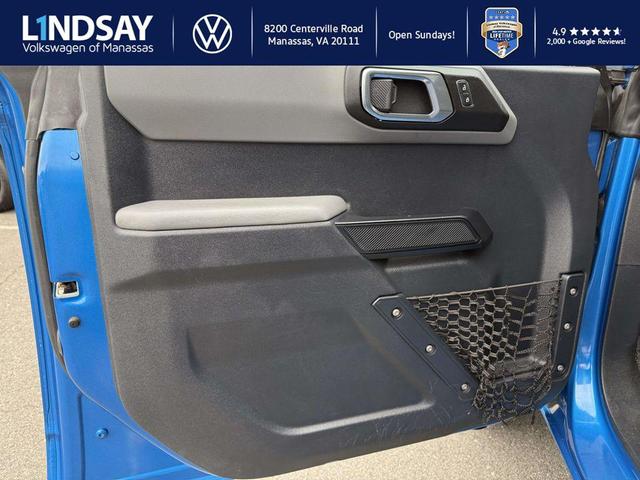 Photo of 2021 VELOCITY BLUE METALLIC Ford Bronco