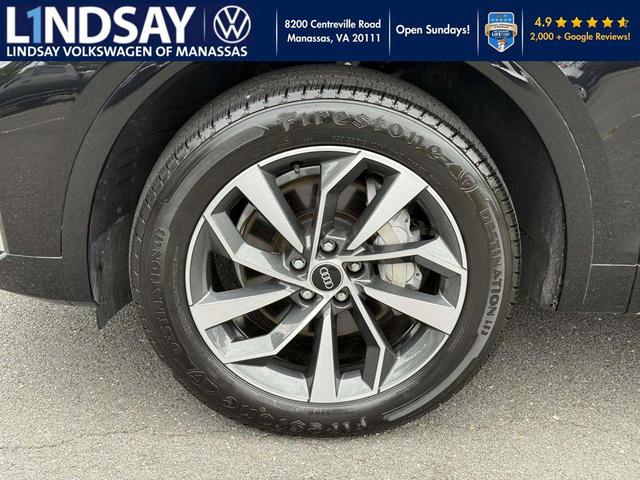 Photo of 2022 Mythos Black Metallic Audi Q5