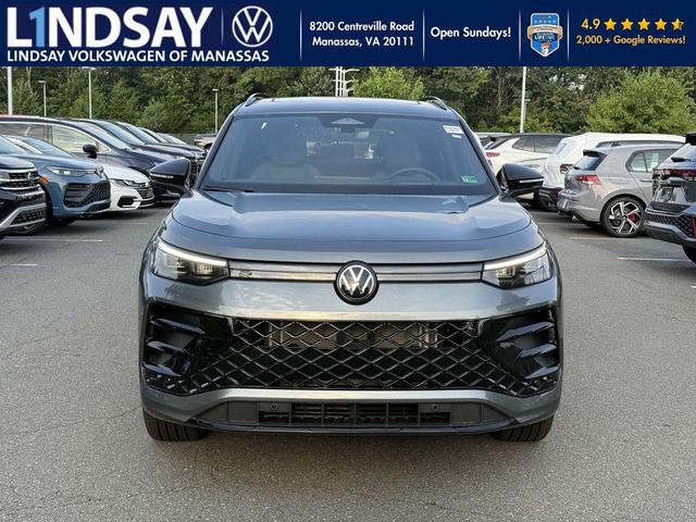 Photo of 2025 Platinum Gray Metallic Volkswagen Tiguan