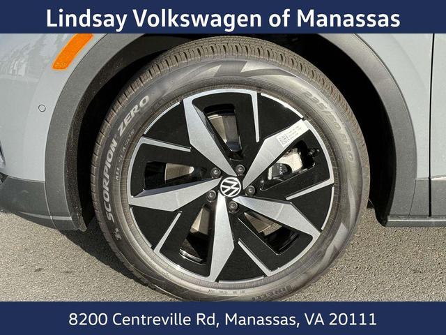 Photo of 2025 pure gray Volkswagen ID.4