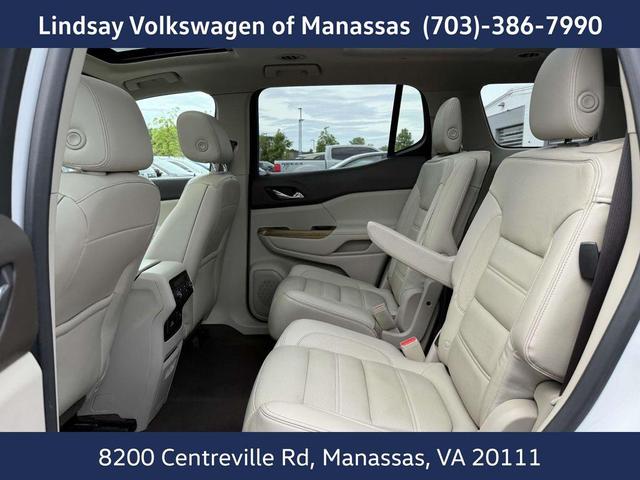 Photo of 2017 White Frost Tricoat GMC Acadia