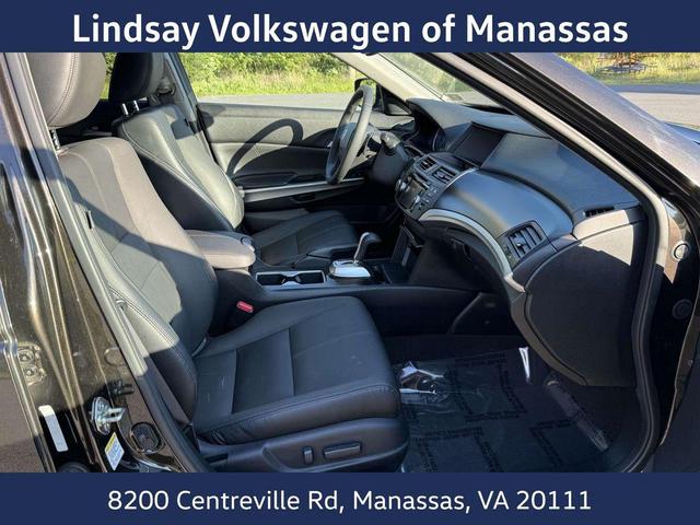 Photo of 2014 Crystal Black Pearl Honda Crosstour