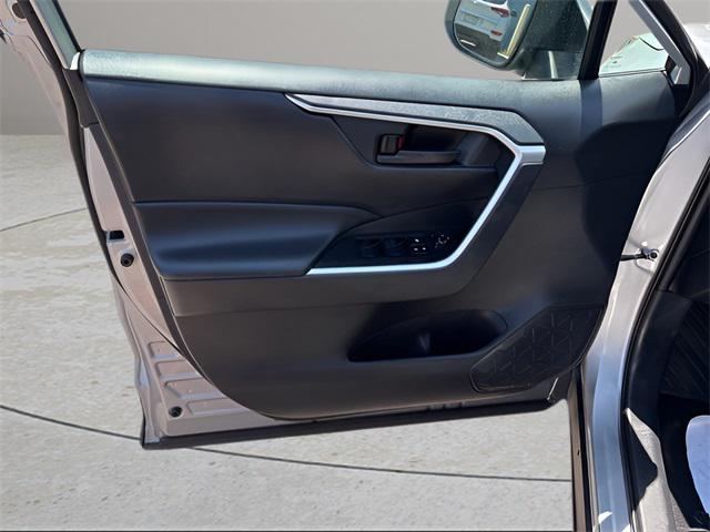 Photo of 2021 Silver Sky Metallic Toyota RAV4 Hybrid