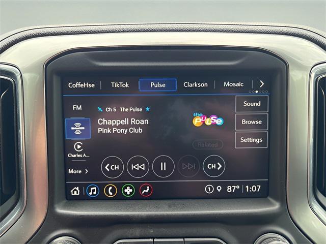 Photo of 2021 Black Chevrolet Silverado 1500