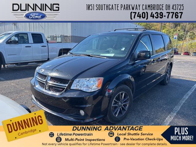 Photo of 2017 Black Onyx Crystal Pearlcoat Dodge Grand Caravan