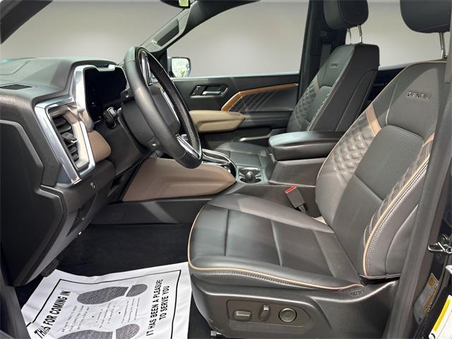 Photo of 2023 Onyx Black GMC Canyon