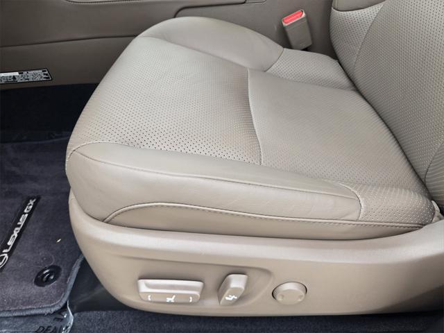 Photo of 2023 Eminent White Pearl Lexus GX 460