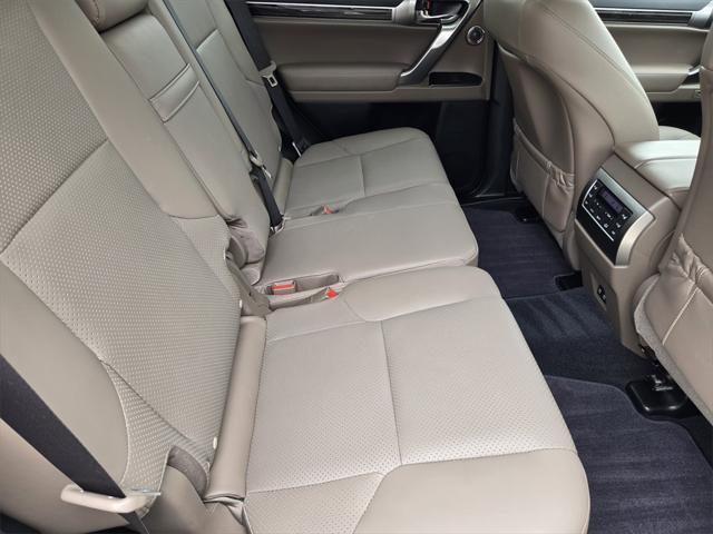 Photo of 2023 Eminent White Pearl Lexus GX 460