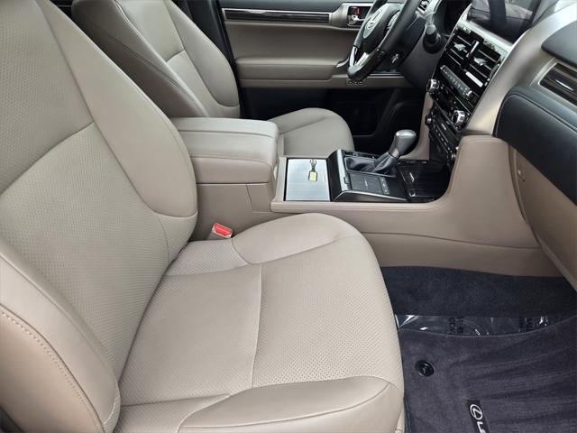 Photo of 2023 Eminent White Pearl Lexus GX 460