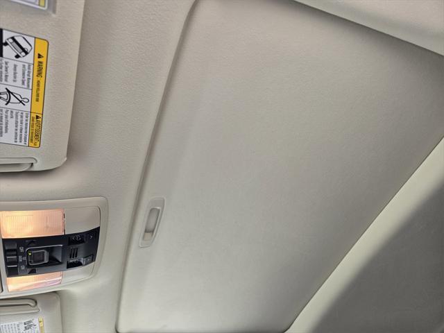 Photo of 2023 Eminent White Pearl Lexus GX 460