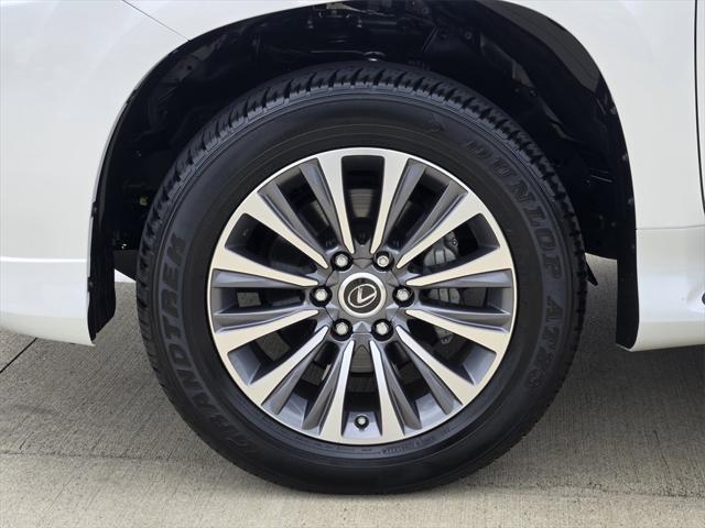 Photo of 2023 Eminent White Pearl Lexus GX 460