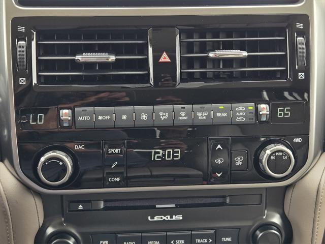 Photo of 2023 Eminent White Pearl Lexus GX 460