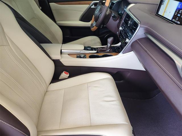 Photo of 2017 Eminent White Pearl Lexus RX 450h