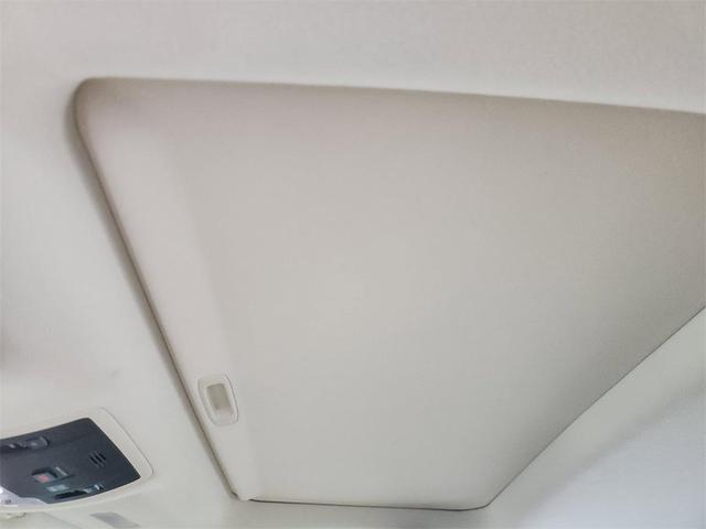 Photo of 2017 Eminent White Pearl Lexus RX 450h