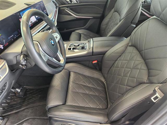 Photo of 2023 Skyscraper Grey Metallic BMW X7