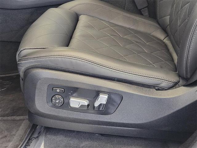 Photo of 2023 Skyscraper Grey Metallic BMW X7