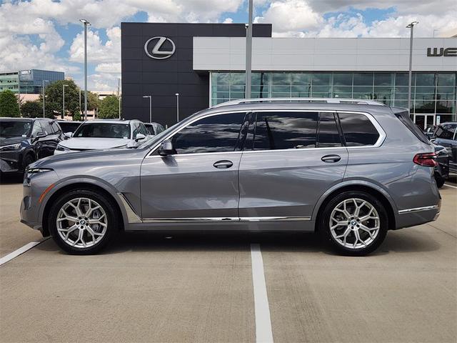 Photo of 2023 Skyscraper Grey Metallic BMW X7
