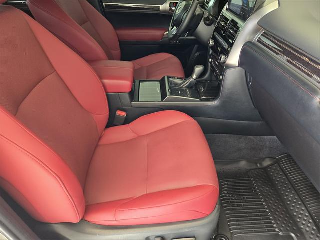 Photo of 2023 Atomic Silver Lexus GX 460