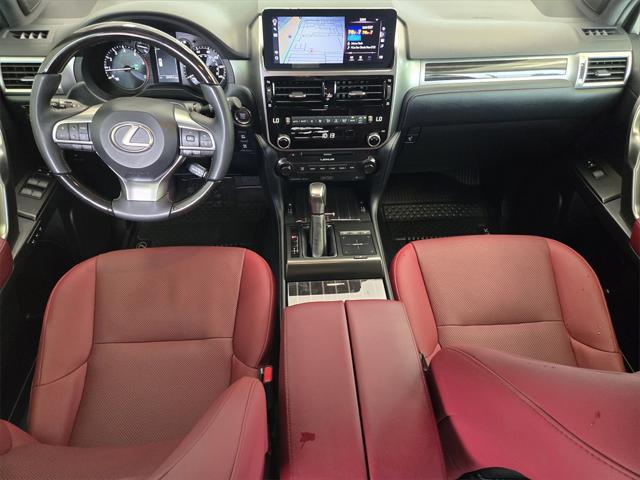 Photo of 2023 Atomic Silver Lexus GX 460
