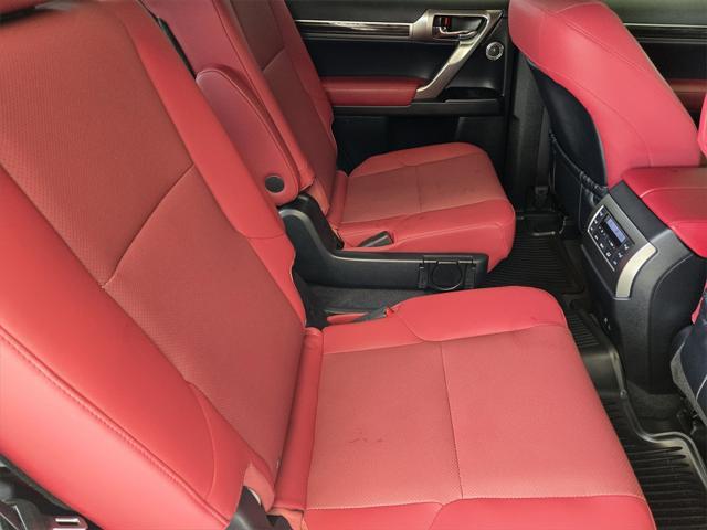 Photo of 2023 Atomic Silver Lexus GX 460