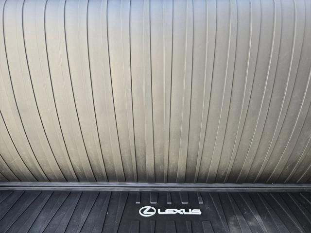 Photo of 2023 Atomic Silver Lexus GX 460