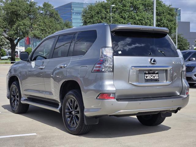 Photo of 2023 Atomic Silver Lexus GX 460